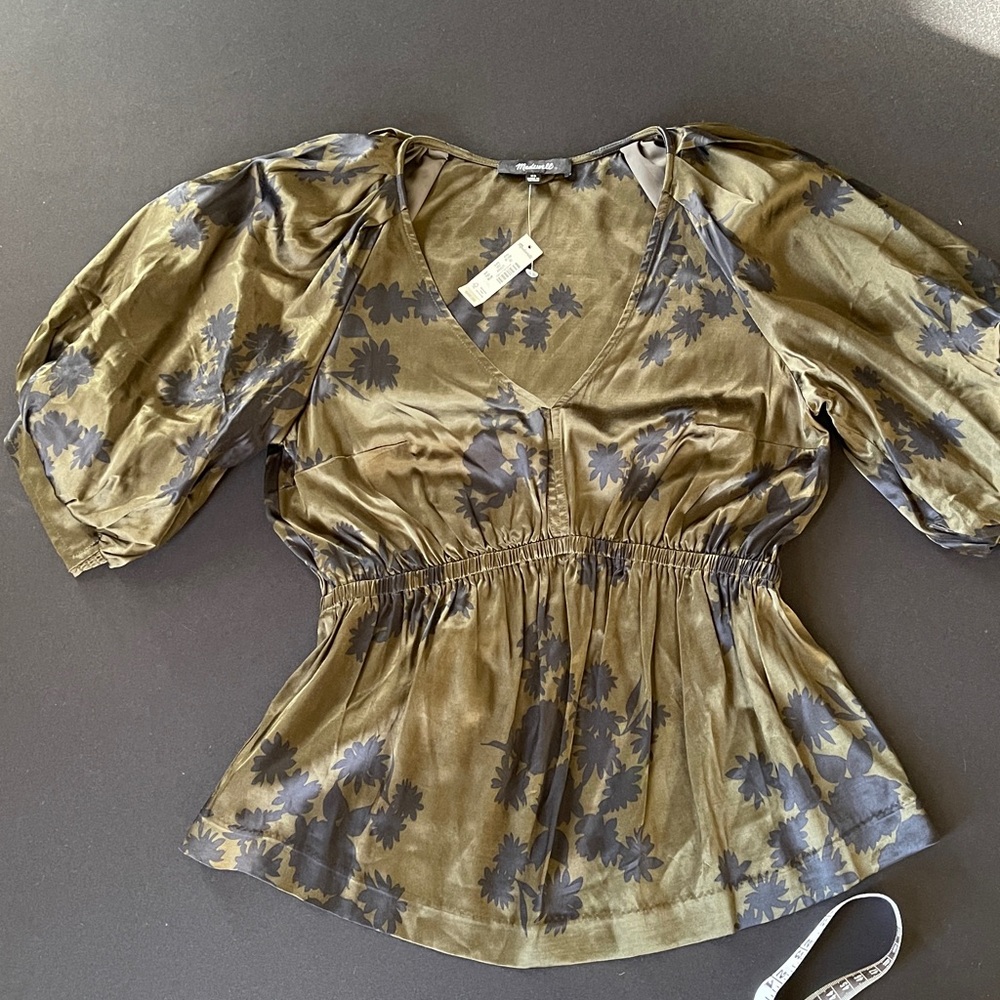 Madewell Shirred Puff-Sleeve Top in Satin XSmall - Picture 5 of 9